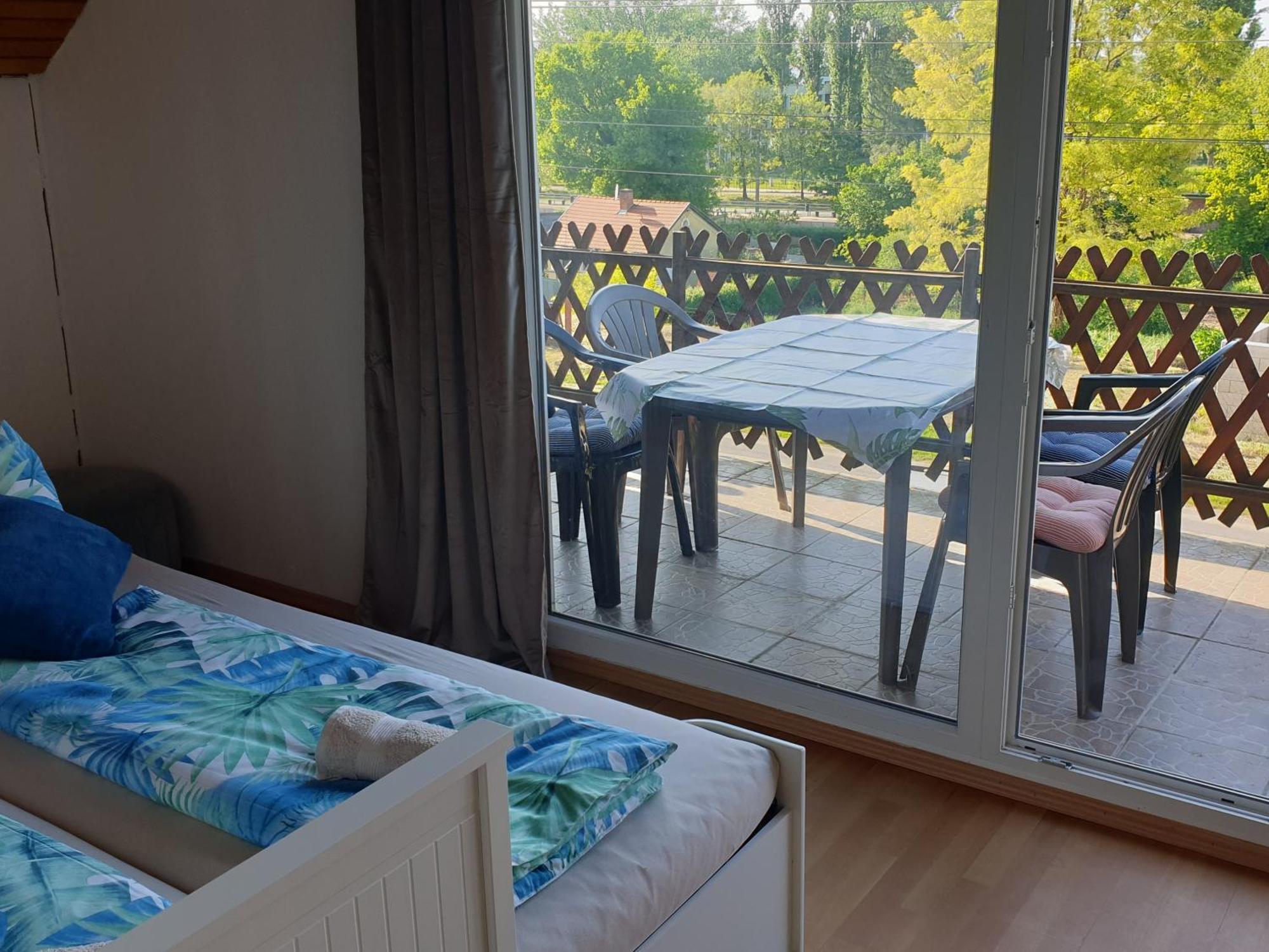 Sophie Apartment With Balcony บาลาทอนเบรีน ภายนอก รูปภาพ